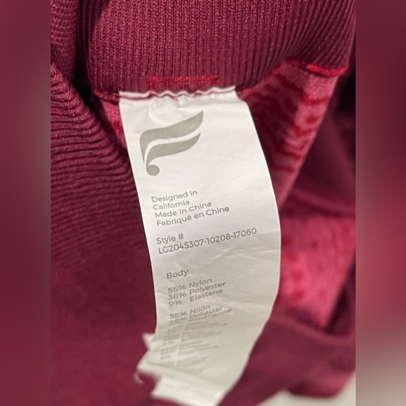Fabletics Holly Seamless Fair Isle Long Sleeve Top & Leggings Set Merlot XL - Picture 11 of 14
